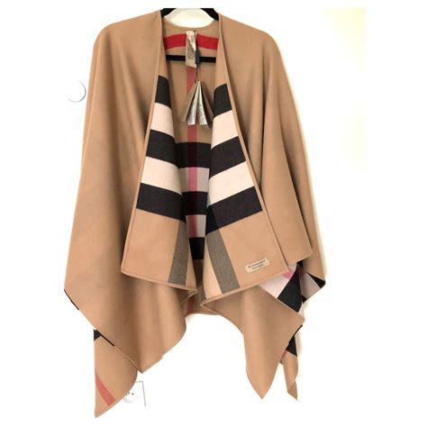 burberry poncho herren|Burberry poncho website.